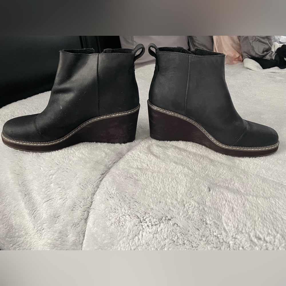 New Womens TOMS Boot - size 7.5